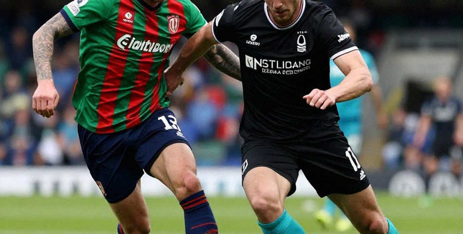 Việt Nam thủng lưới phút thứ 10 trước Thái Lan: khoảng trống trước vòng cấm và cái giá của một hàng thủ đứng sâu