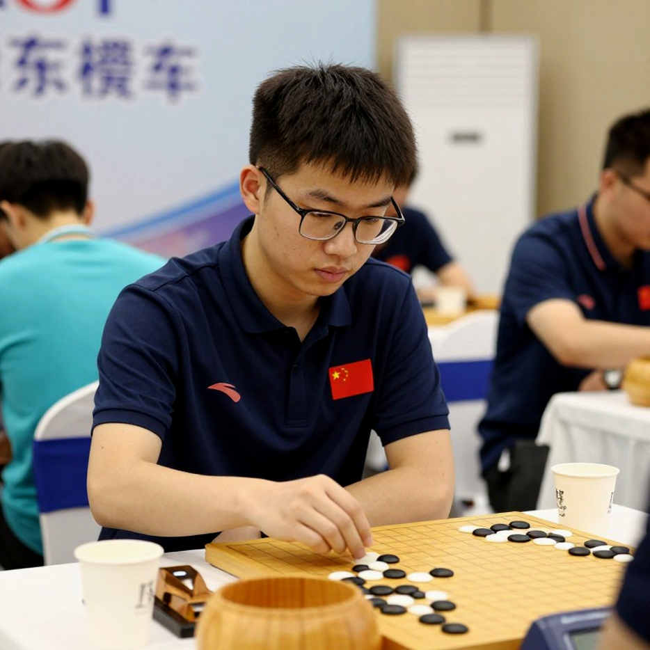 Nepomniachtchi gây áp lực lên Carlsen trước khi vượt qua Sindarov trên thời gian tại GCL 2026