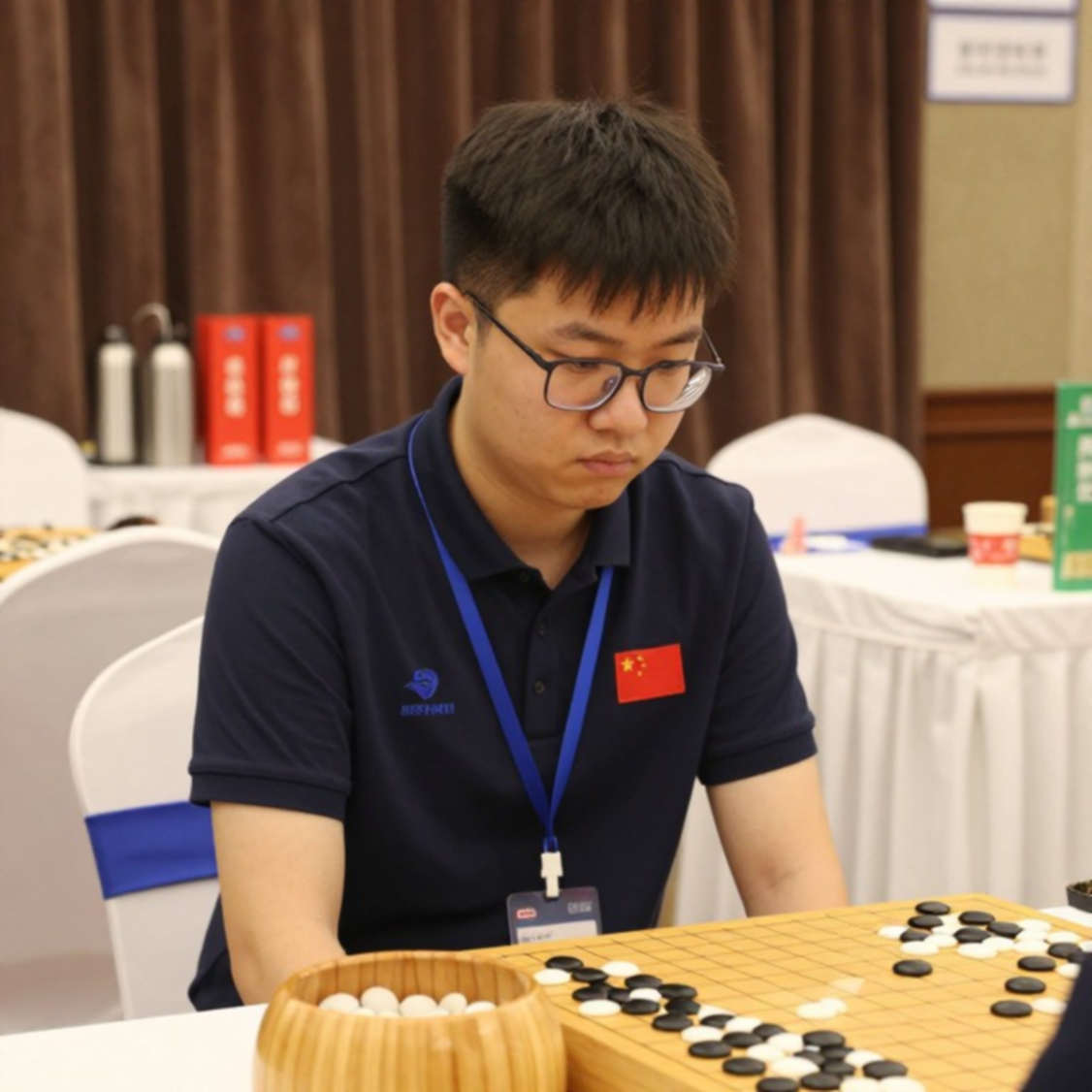 Carlsen và câu hỏi AI: Khi người giỏi nhất thừa nhận con người không xuất sắc đến thế