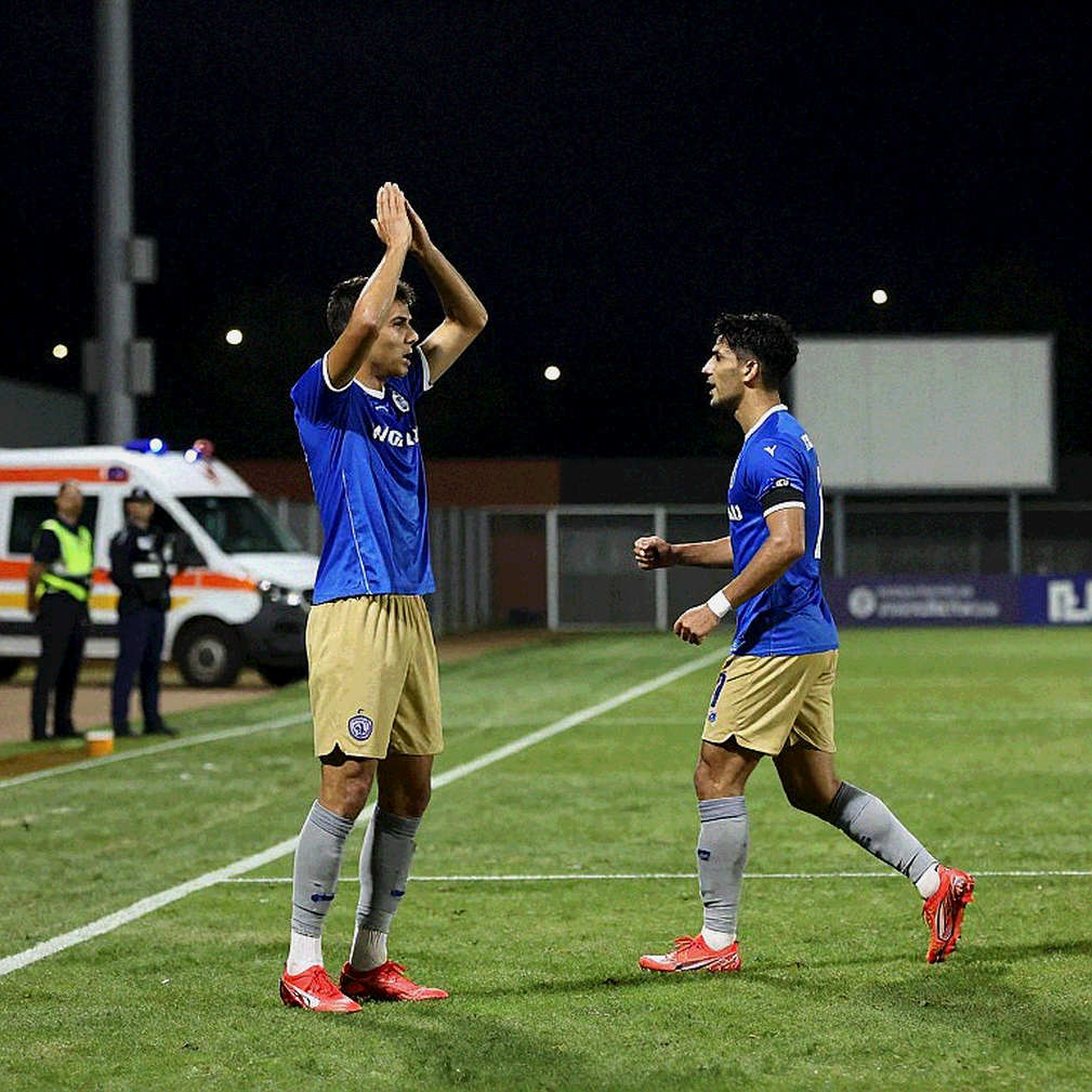 Thom Haye's 35th-Minute Red Card and the Unanswered Goal-Difference Puzzle in Group A Thom Haye's 35th-Minute Red Card and the Unanswered Goal-Difference Puzzle in Group A