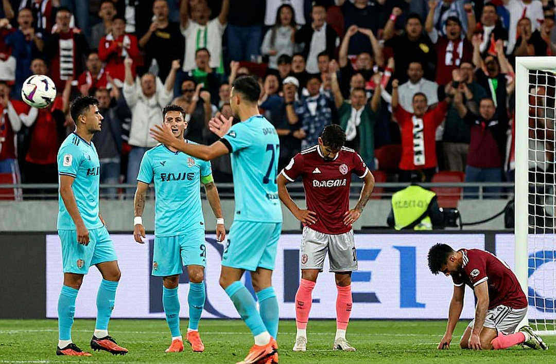 VAR overturns a late penalty: Công An Hà Nội draw 1-1 with Thanh Hóa and the game-management question