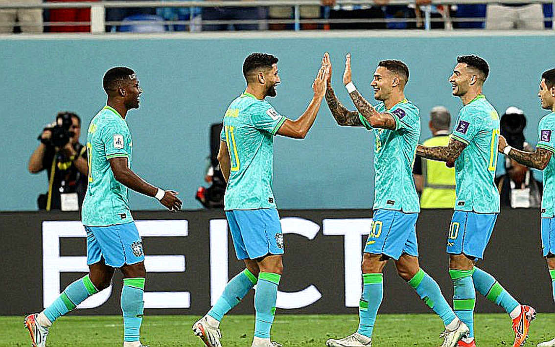 Hà Nội FC thua SHB Đà Nẵng: mười người, 60% bóng và 120 giây định đoạt trận đấu