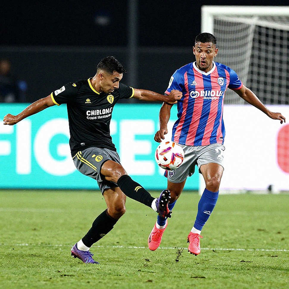 V.League sau ASEAN Cup 2026: chức vô địch đang che khuất một thị trường chuyển nhượng co lại V.League sau ASEAN Cup 2026: chức vô địch đang che khuất một thị trường chuyển nhượng co lại
