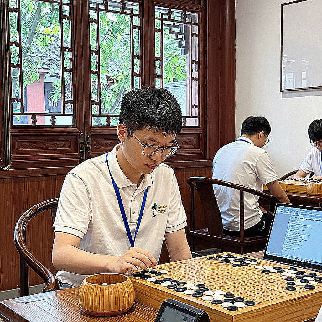 Một giờ đồng hồ và nước 1...d5: làng bán giáo trình cờ vua đang hứa gì với người chơi phong trào?