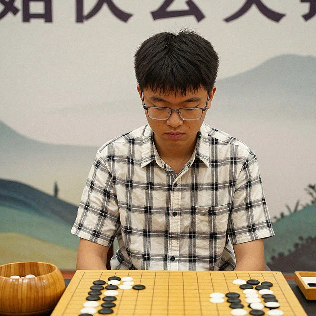 ChessBase Magazine #225: Điểm sáng ẩn giấu của Olympiad cờ vua và cái giá của một niềm tin được đóng gói
